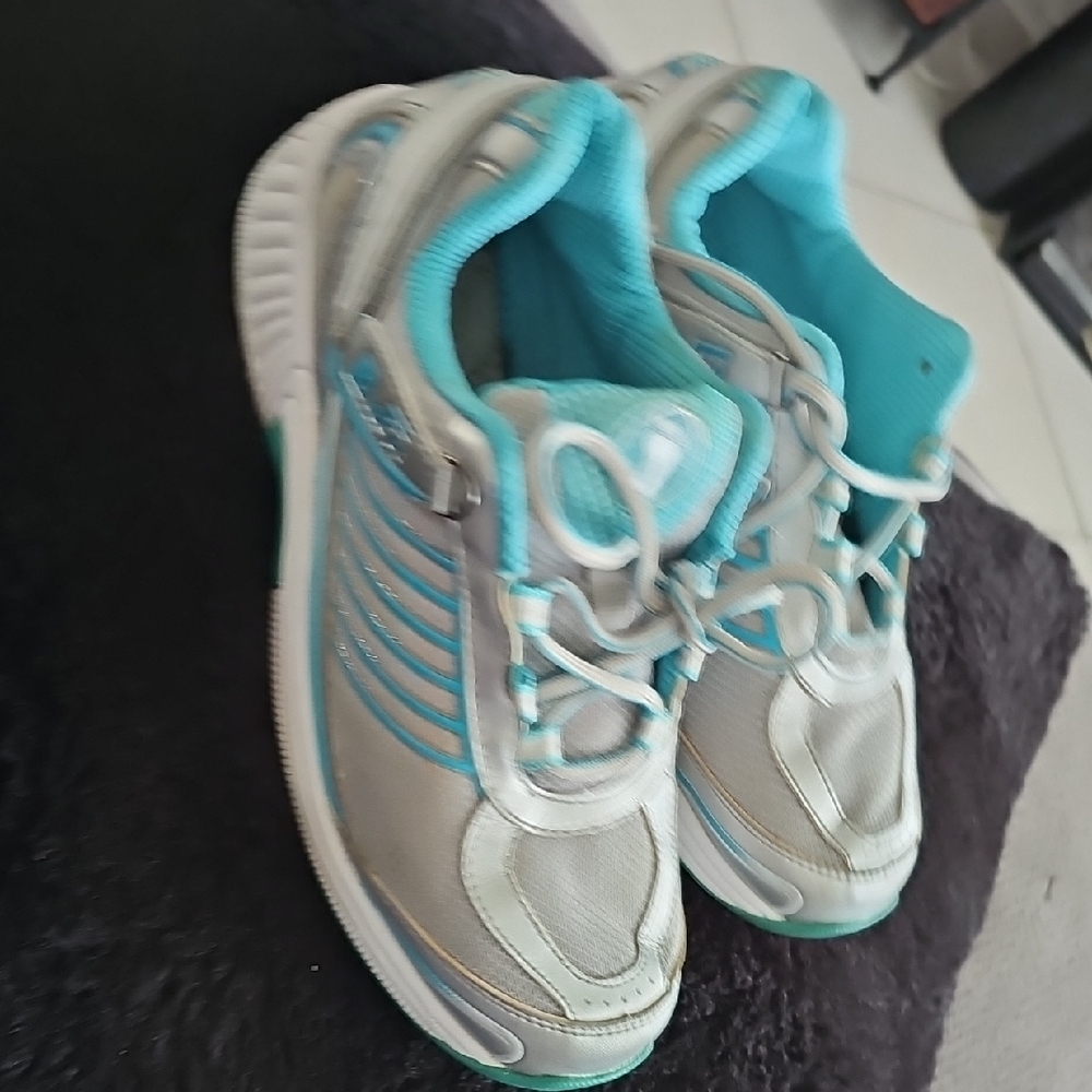 Biofeet Women's Athletic Shoes in Blue and Gray Bio Fit Size 8 5 W Slightly Used